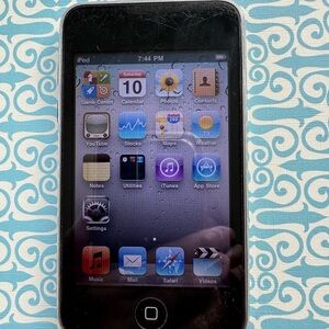 Apple iPod Touch 30GB Black & Silver